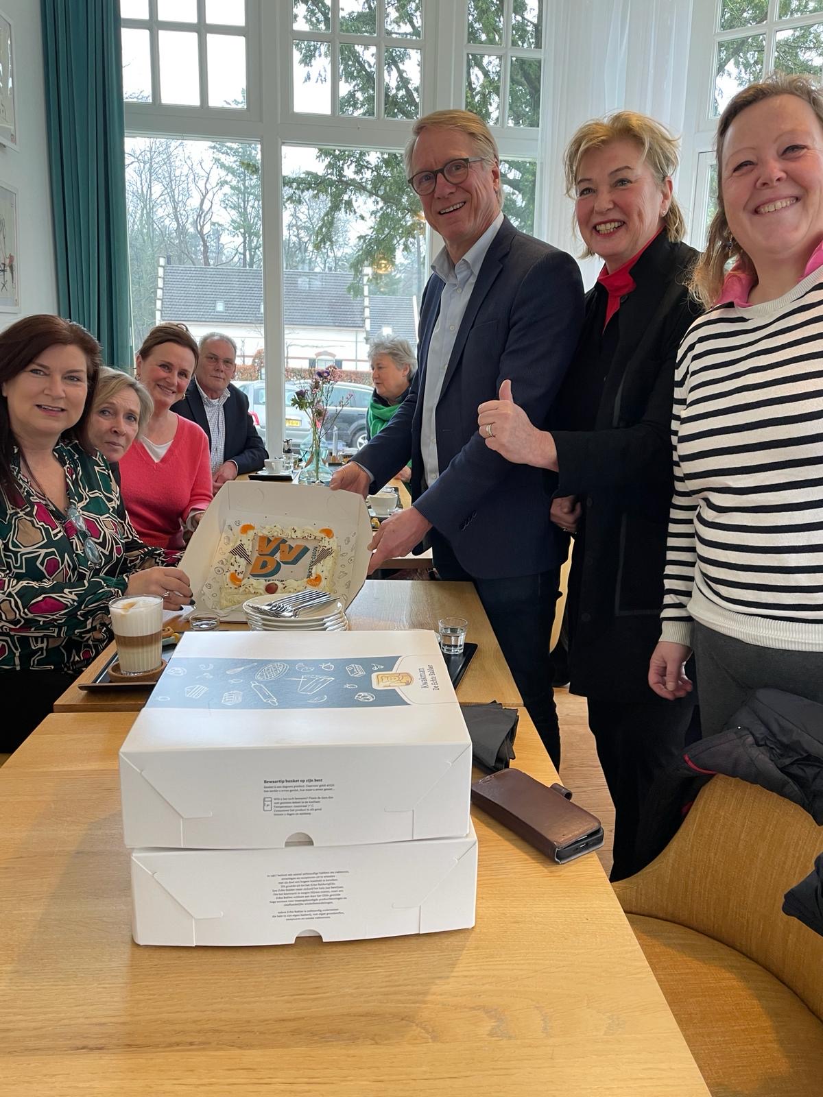 vrijwilligers taart vvd 2 14 februari 2024